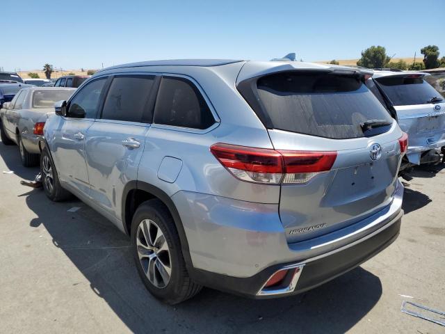 Photo 2 from auction – 2017 TOYOTA HIGHLANDER with VIN 5TDYZRFH4HS233477