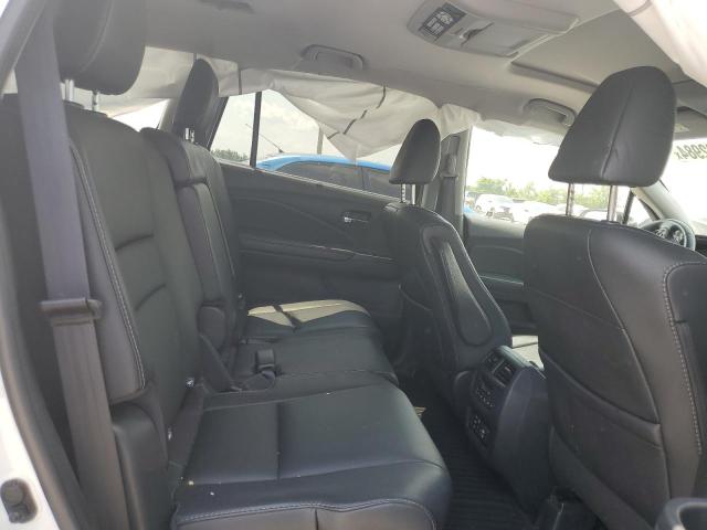 Photo 11 from auction – 2017 HONDA PILOT TOUR with VIN 5FNYF6H99HB022051