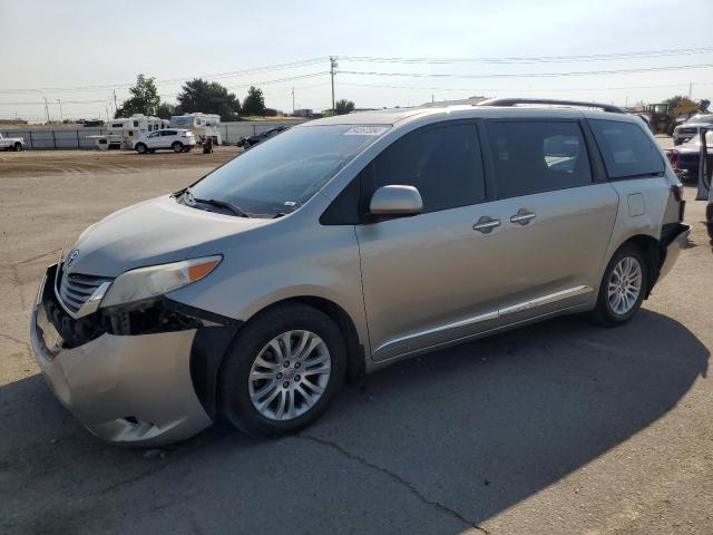 TOYOTA SIENNA XLE 2017 with VIN 5TDYZ3DCXHS770441 - Photo from auction