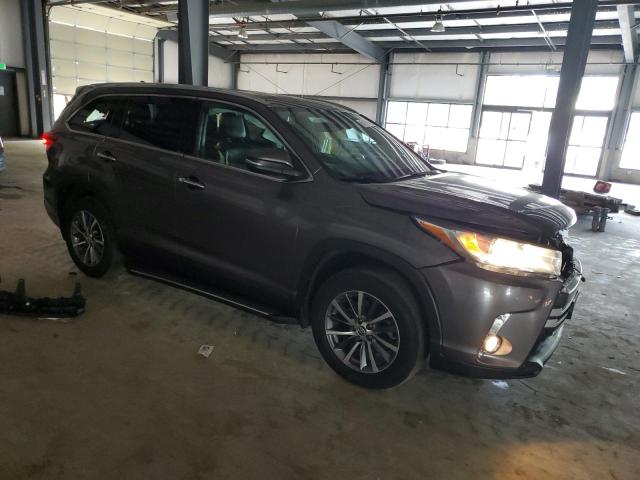 Photo 4 from auction – 2019 TOYOTA HIGHLANDER with VIN 5TDJZRFH3KS574748
