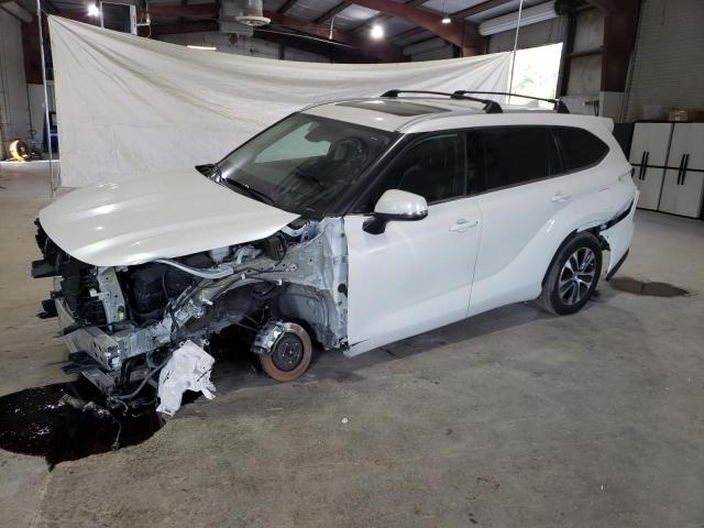 TOYOTA HIGHLANDER 2022 with VIN 5TDGZRBH0NS589549 - Photo from auction