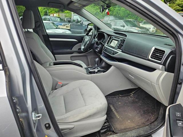 Zdjęcie 7 z aukcji – 2014 TOYOTA HIGHLANDER z VIN 5TDZKRFH3ES012327