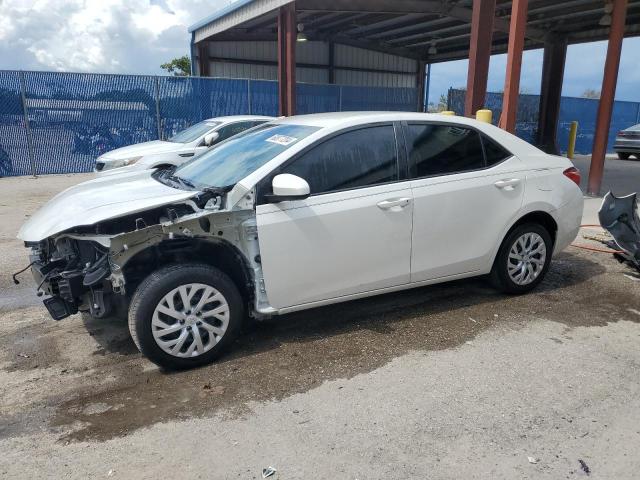 TOYOTA COROLLA L 2018 with VIN 5YFBURHEXJP843051 - Photo from auction