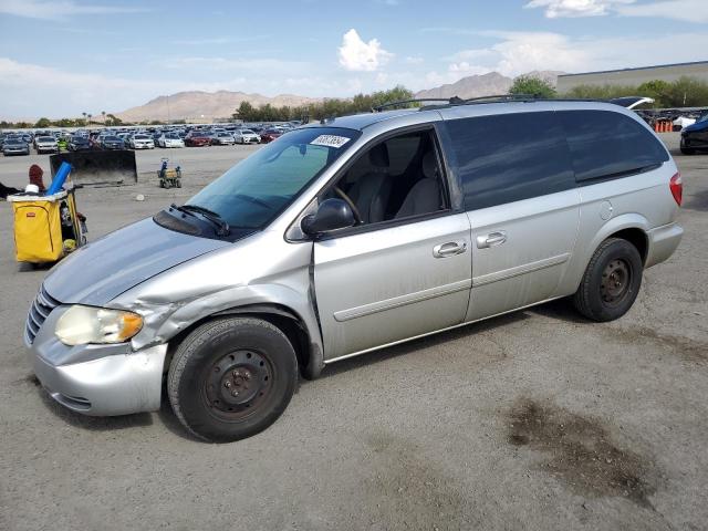 CHRYSLER TOWN & COU 2005 with VIN 2C4GP44R05R597741 - Photo from auction