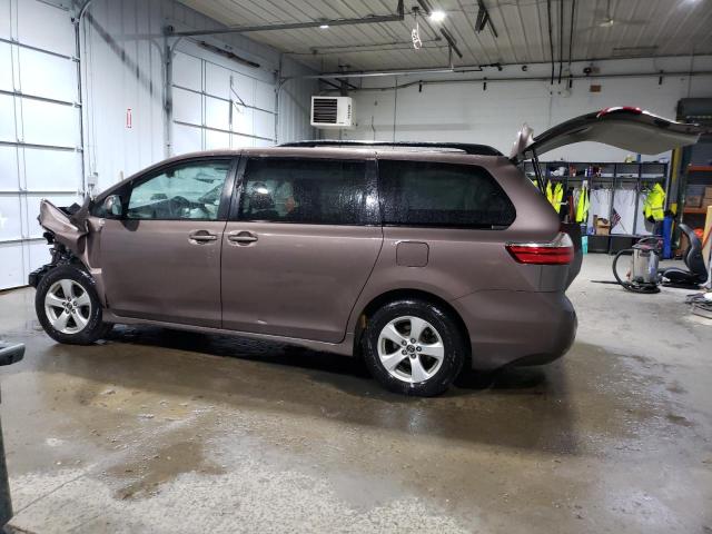 Photo 2 from auction – 2018 TOYOTA SIENNA LE with VIN 5TDKZ3DC8JS903726