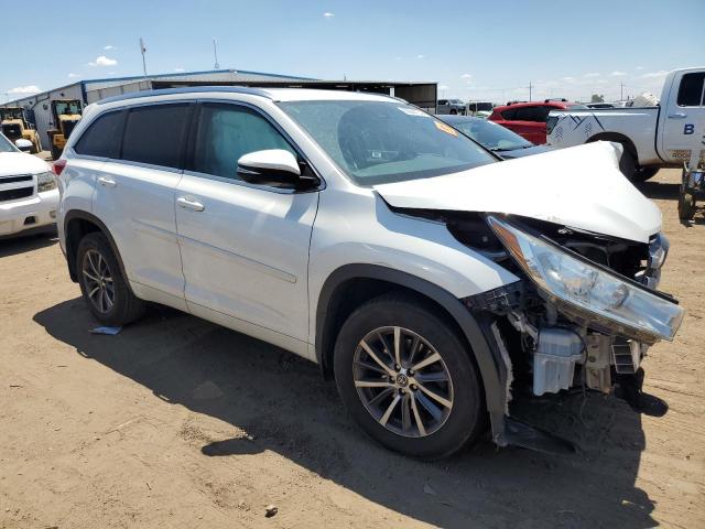 Photo 4 from auction – 2017 TOYOTA HIGHLANDER with VIN 5TDJZRFH4HS365642
