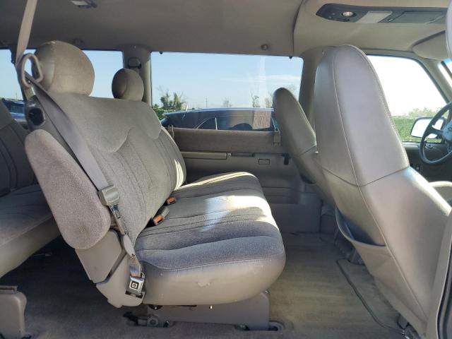 Photo 11 from auction – 2000 CHEVROLET ASTRO with VIN 1GNDM19W9YB147105