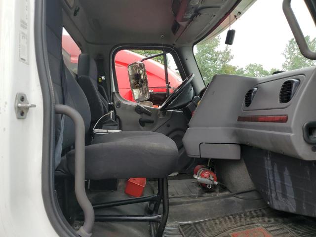 Photo 11 from auction – 2016 FREIGHTLINER 114SD with VIN 3ALHG3DV8GDHG0168