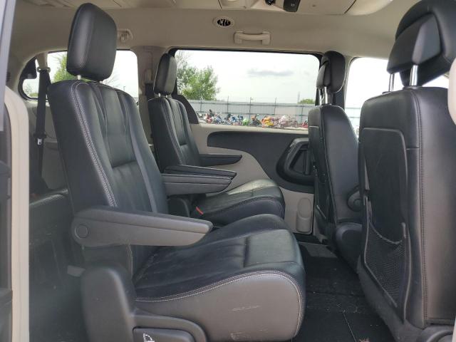 Photo 11 from auction – 2013 CHRYSLER TOWN & COU with VIN 2C4RC1BG2DR736822