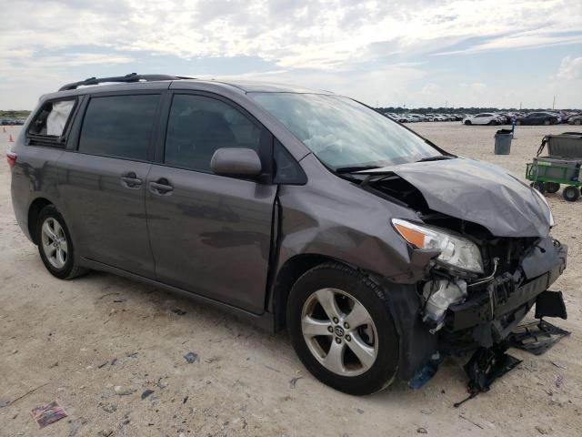 Photo 4 from auction – 2018 TOYOTA SIENNA LE with VIN 5TDKZ3DC3JS963039