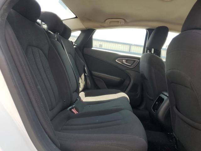 Photo 10 from auction – 2015 CHRYSLER 200 LIMITE with VIN 1C3CCCAB2FN631709