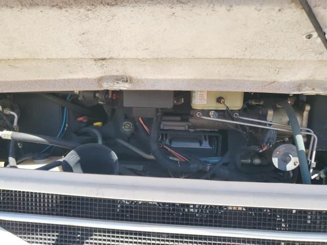 Photo 7 from auction – 2002 WORKHORSE CUSTOM CHASSIS MOTORHOME with VIN 5B4MP67G023353042