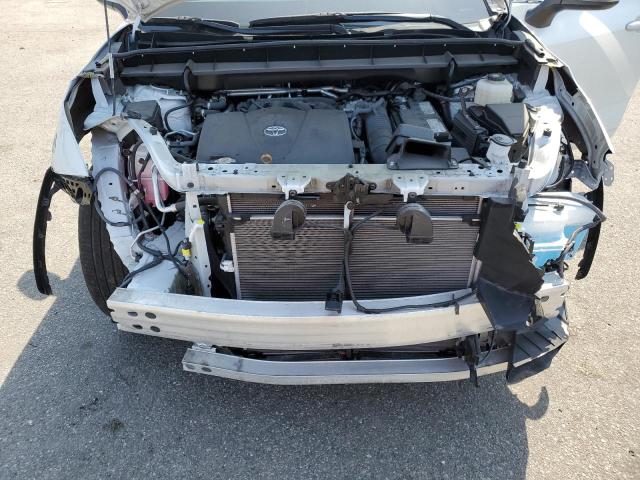 Photo 12 from auction – 2022 TOYOTA HIGHLANDER with VIN 5TDHZRBH2NS224505