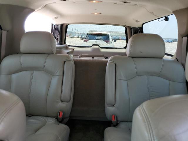 Photo 10 from auction – 2001 CHEVROLET SUBURBAN C with VIN 3GNEC16T91G213568