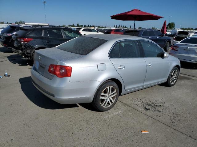 Photo 3 from auction – 2005 VOLKSWAGEN NEW JETTA with VIN 3VWSF71K55M610428