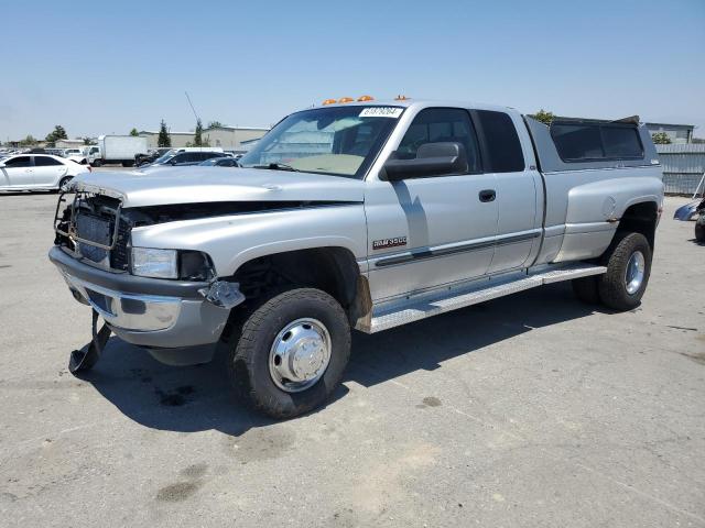 DODGE RAM 3500 2000 with VIN 1B7MF3362YJ135732 - Photo from auction