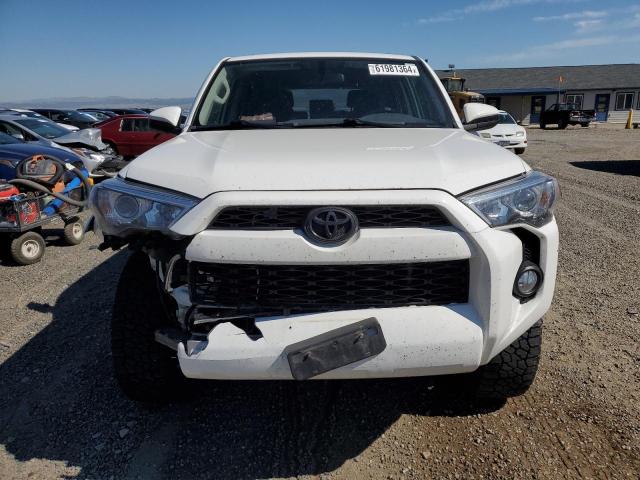 Photo 5 from auction – 2019 TOYOTA 4RUNNER SR with VIN JTEBU5JR0K5733383