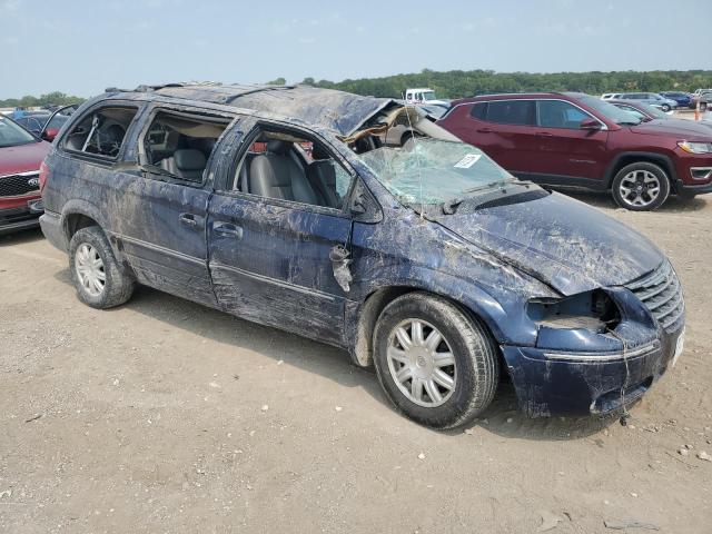 Photo 4 from auction – 2005 CHRYSLER TOWN & COU with VIN 2C8GP54L45R574706