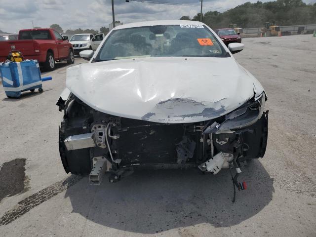 Photo 5 from auction – 2015 CHRYSLER 200 LIMITE with VIN 1C3CCCAB4FN618797