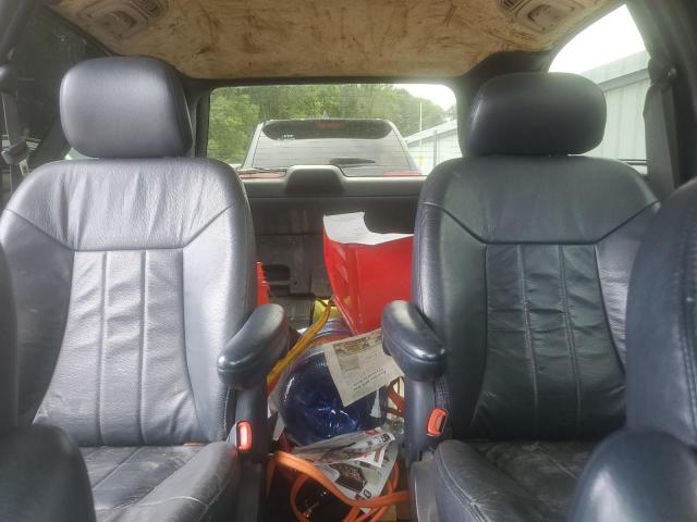 Photo 10 from auction – 2002 CHRYSLER TOWN & COU with VIN 2C8GP54L02R714259
