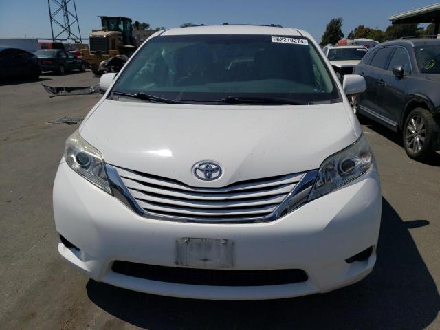 Photo 5 from auction – 2015 TOYOTA SIENNA LE with VIN 5TDKK3DC0FS632401