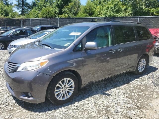 Photo 1 from auction – 2011 TOYOTA SIENNA XLE with VIN 5TDYK3DC0BS105382