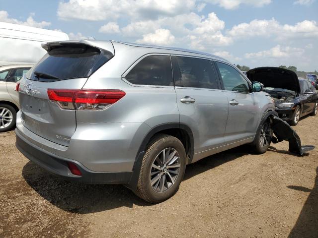 Photo 3 from auction – 2017 TOYOTA HIGHLANDER with VIN 5TDJZRFH9HS425690