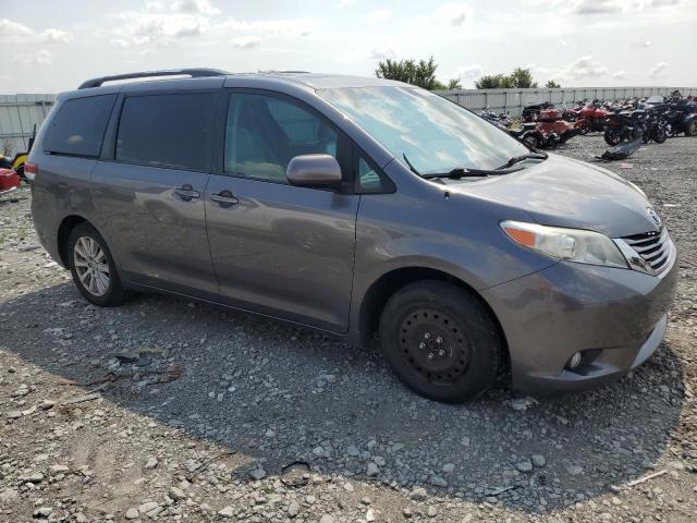 Photo 4 from auction – 2014 TOYOTA SIENNA XLE with VIN 5TDDK3DC6ES074402
