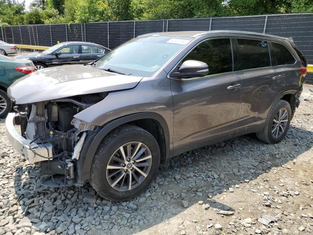 TOYOTA HIGHLANDER 2019 with VIN 5TDJZRFH7KS581573 - Photo from auction