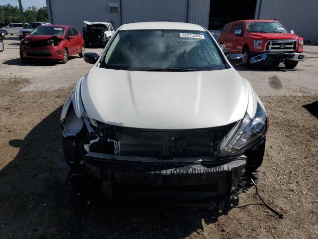 Photo 5 from auction – 2017 NISSAN ALTIMA 2.5 with VIN 1N4AL3AP1HC185717