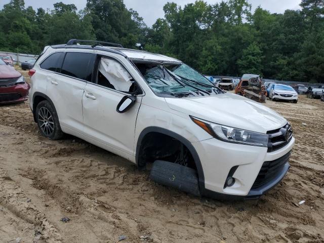 Photo 4 from auction – 2018 TOYOTA HIGHLANDER with VIN 5TDJZRFH3JS546897