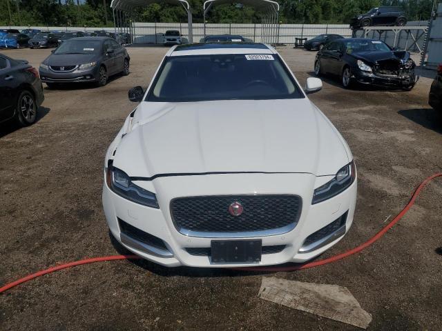 Photo 5 from auction – 2016 JAGUAR XF PRESTIG with VIN SAJBK4BV5GCY17025