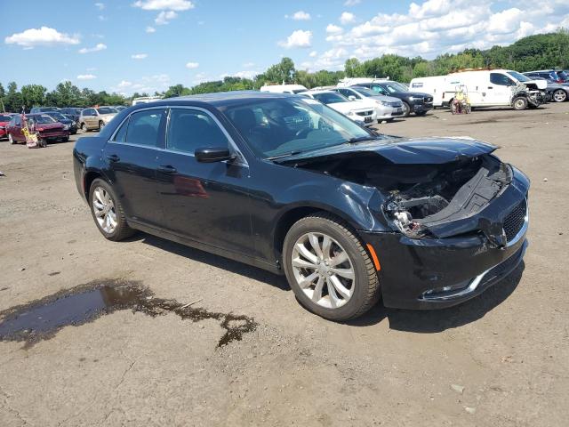 Photo 4 from auction – 2017 CHRYSLER 300 LIMITE with VIN 2C3CCARG9HH506870
