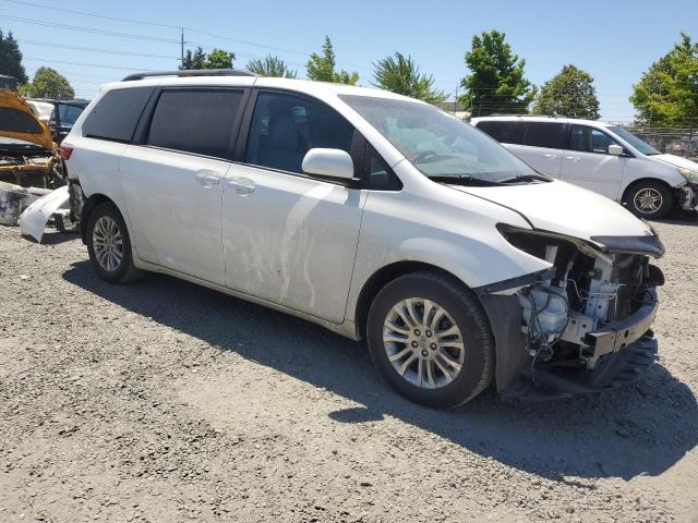 Photo 4 from auction – 2017 TOYOTA SIENNA XLE with VIN 5TDYZ3DC8HS800925