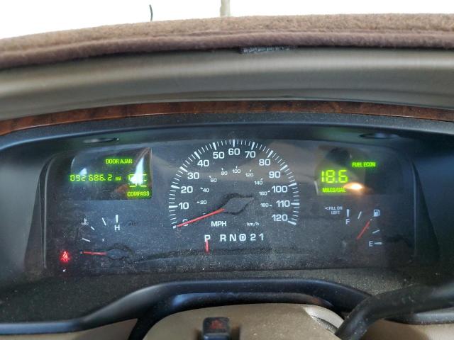 Photo 9 from auction – 2000 LINCOLN TOWN CAR C with VIN 1LNHM83W7YY913367