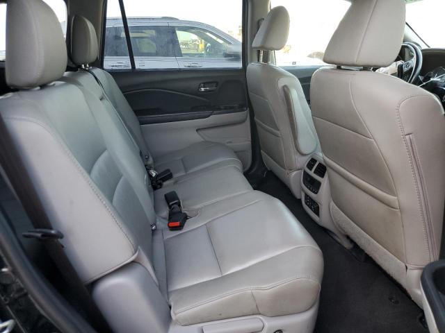 Photo 11 from auction – 2017 HONDA PILOT TOUR with VIN 5FNYF5H90HB007996