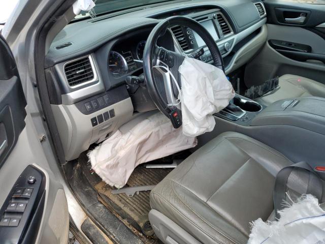 Photo 8 from auction – 2018 TOYOTA HIGHLANDER with VIN 5TDJZRFH9JS860859
