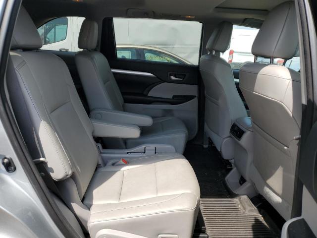 Photo 11 from auction – 2017 TOYOTA HIGHLANDER with VIN 5TDJZRFH9HS425690