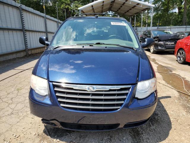 Photo 5 from auction – 2005 CHRYSLER TOWN & COU with VIN 2C4GP54L65R395665