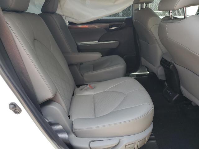 Photo 11 from auction – 2022 TOYOTA HIGHLANDER with VIN 5TDFZRBHXNS198713