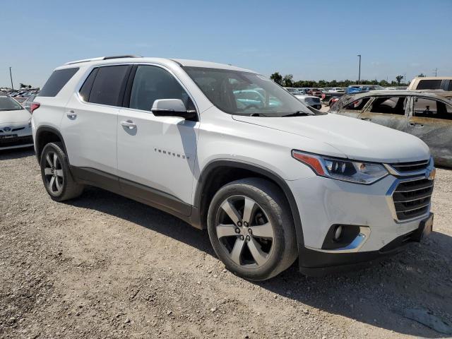 Photo 4 from auction – 2018 CHEVROLET TRAVERSE L with VIN 1GNERHKW2JJ116444