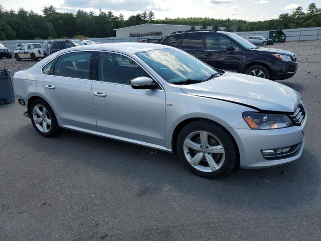 Photo 4 from auction – 2015 VOLKSWAGEN PASSAT S with VIN 1VWAT7A37FC120945