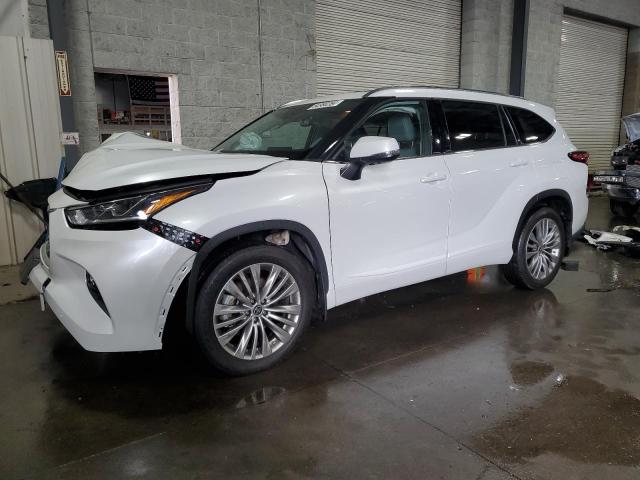 TOYOTA HIGHLANDER 2022 with VIN 5TDFZRBH7NS232848 - Photo from auction