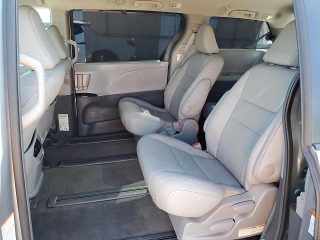 Photo 11 from auction – 2015 TOYOTA SIENNA XLE with VIN 5TDDK3DC6FS108145