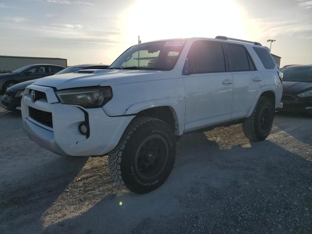 صورة رقم 1 من المزاد - 2014 TOYOTA 4RUNNER SR مع VIN JTEBU5JR2E5200598