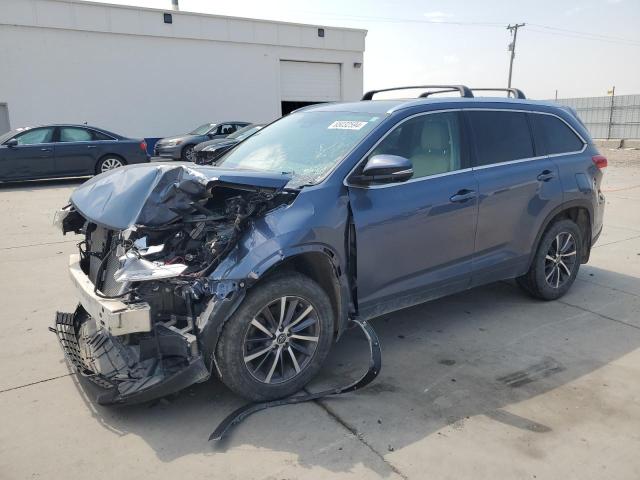 TOYOTA HIGHLANDER 2017 with VIN 5TDJZRFH7HS437658 - Photo from auction