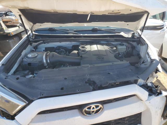 Photo 12 from auction – 2018 TOYOTA 4RUNNER SR with VIN JTEBU5JR2J5582819