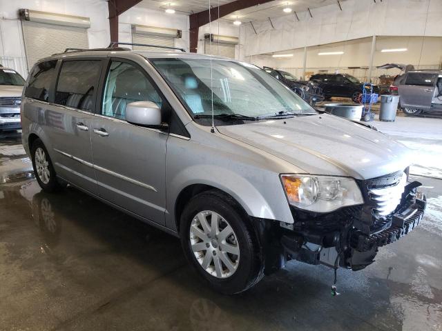 Photo 4 from auction – 2016 CHRYSLER TOWN & COU with VIN 2C4RC1BG8GR133071