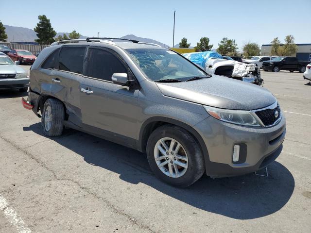 Photo 4 from auction – 2015 KIA SORENTO LX with VIN 5XYKT4A67FG558330