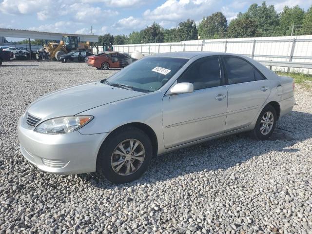 TOYOTA CAMRY LE 2005 with VIN 4T1BF32K85U086046 - Photo from auction